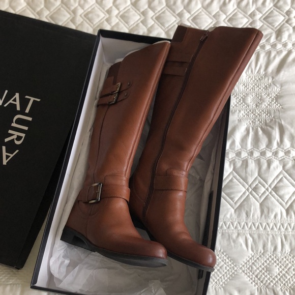 Women’s Naturalizer tall leather boots - Picture 2 of 3